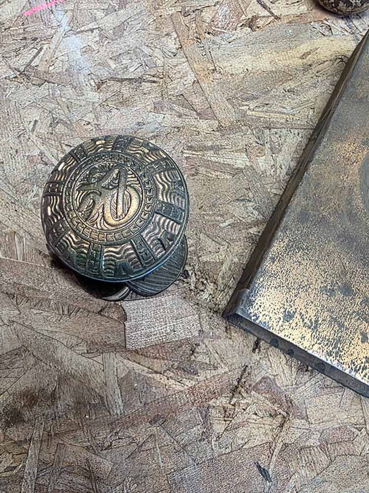 brass-knob-cleaning